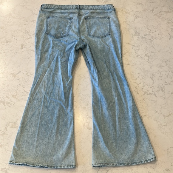 Old Navy Mid Rise Light Wash Leif Super Flare Jeans Size 18 Plus Distressed Boho - Picture 4 of 15